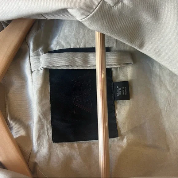 Zara Beige Cropped Trench Coat, worn once almost new - Picture 2 of 5